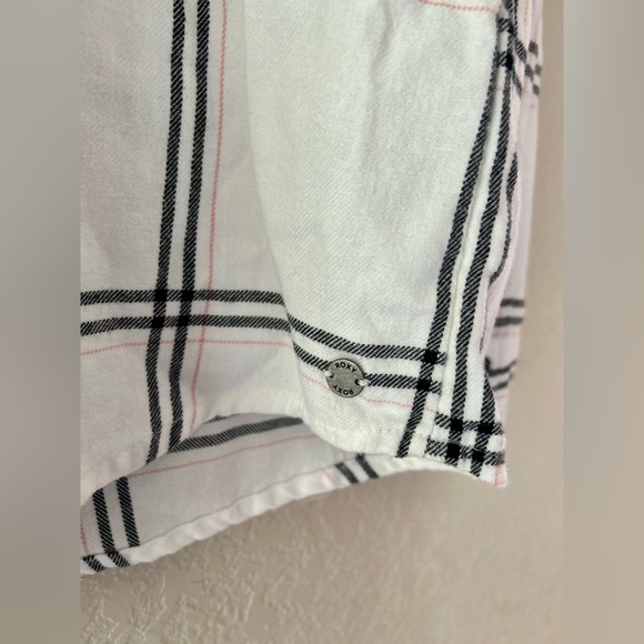 Roxy Young Again Long Sleeve Button Down Black & Pink Flannel | S - Picture 4 of 10